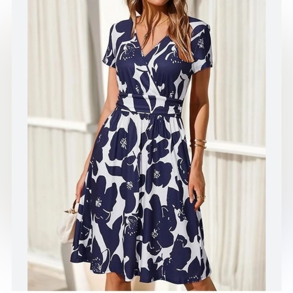 Ouges Floral Wrap Dress in Navy and White NWT size S